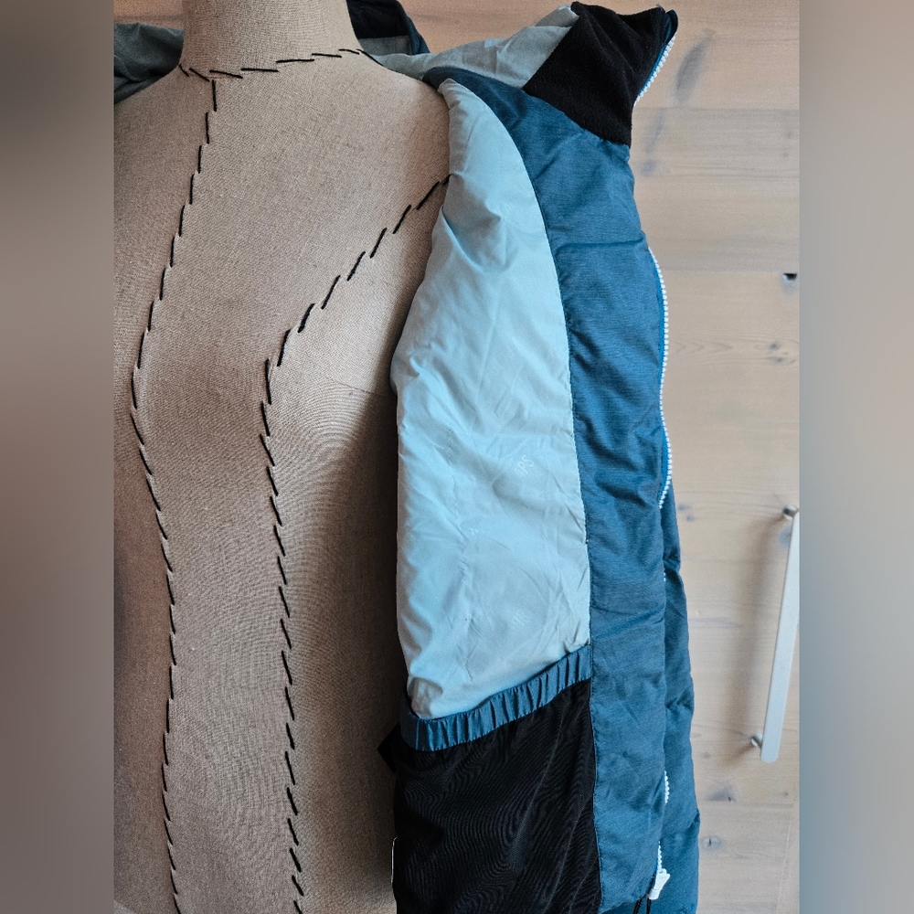 NWT Fourlaps Cover Down Hooded Puffer Jacket with Carrying Straps size Small - Picture 7 of 16